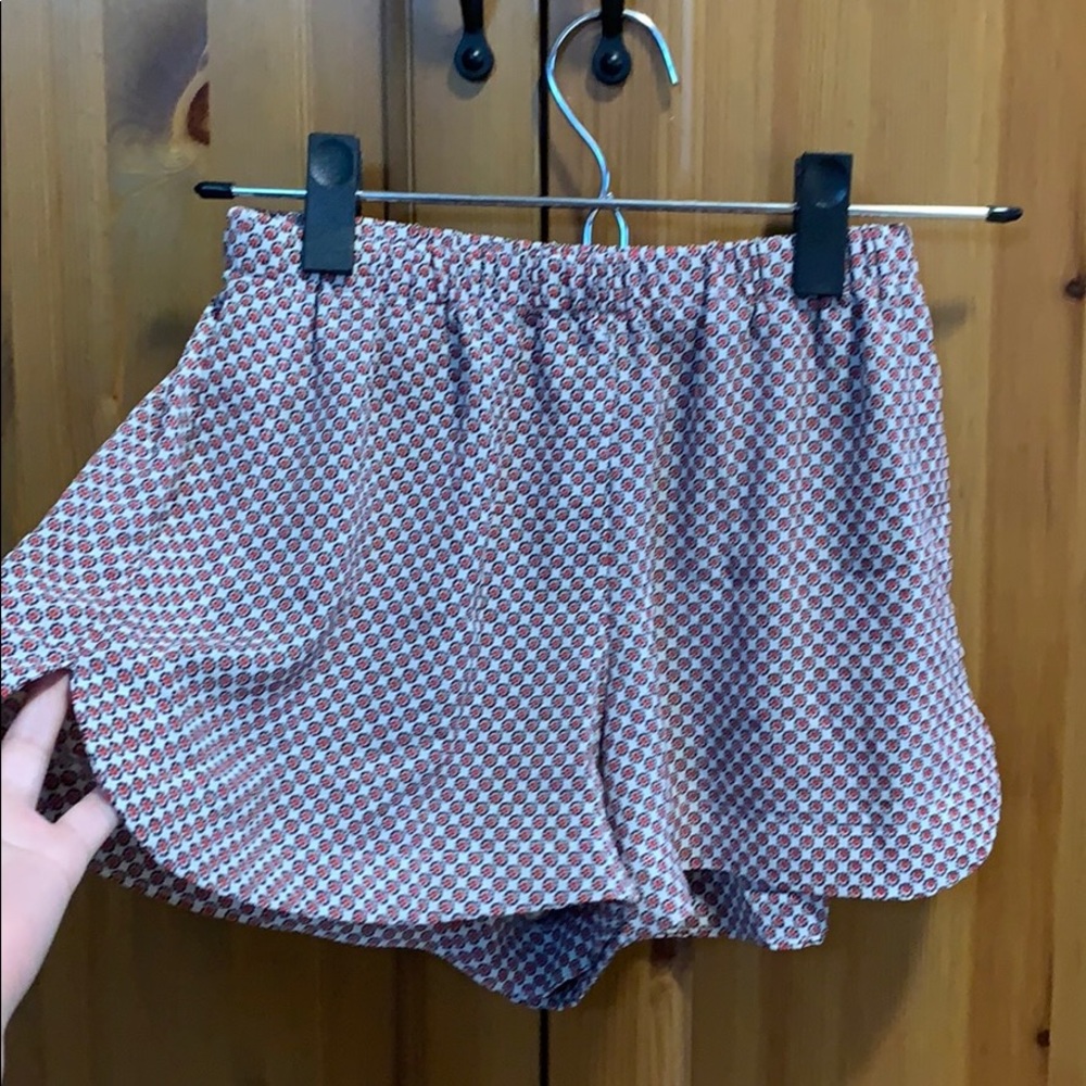 BRANDY MELVILLE FLOWY SHORTS